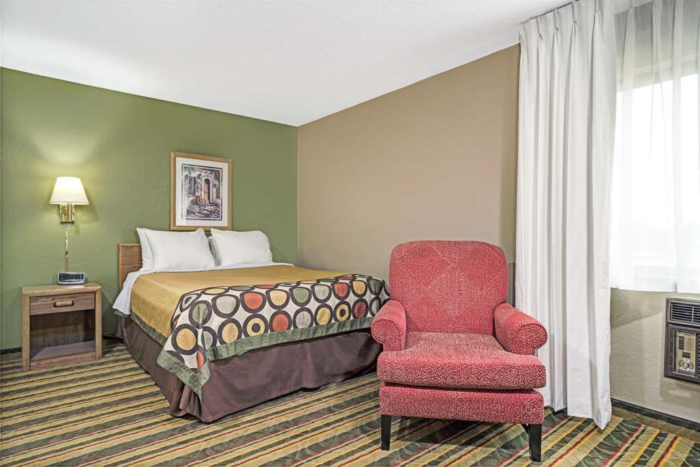 Super 8 By Wyndham Glencoe Hotel Room photo